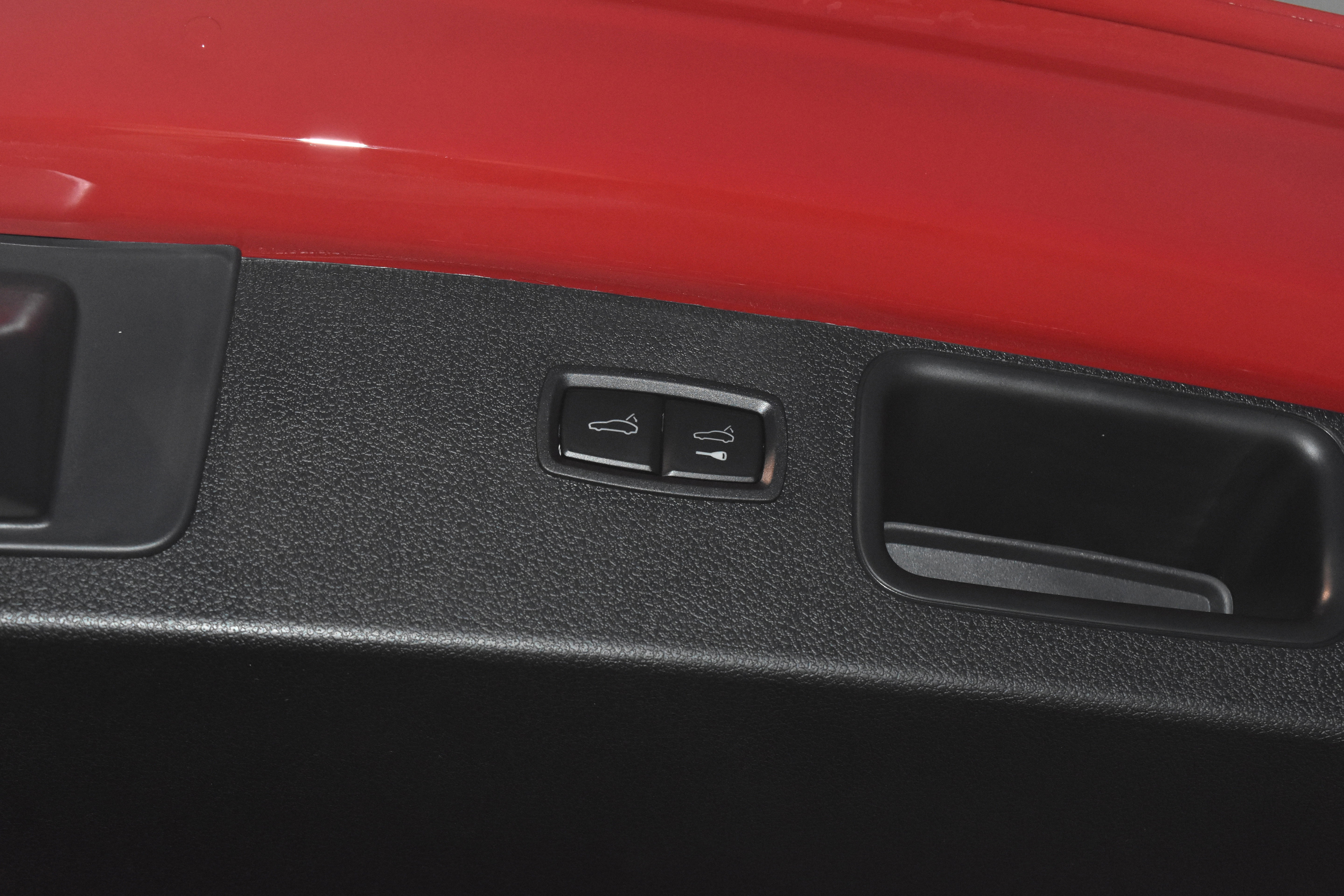 New 2026 Porsche Macan Turbo image 35