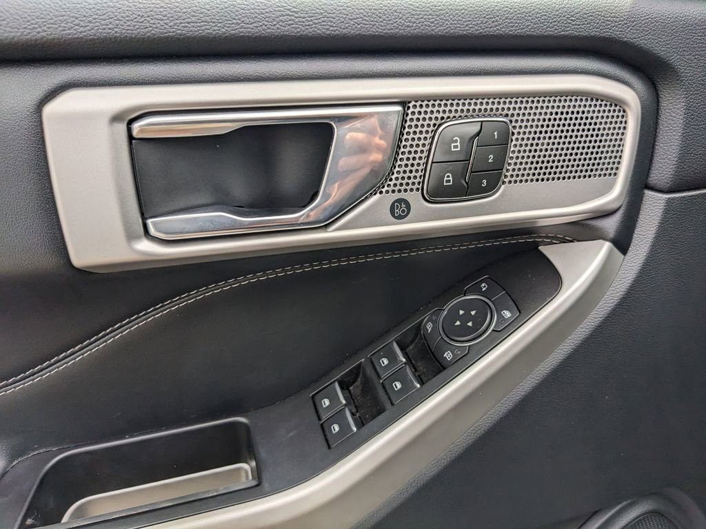 Used 2021 Ford Explorer Limited w/ Equipment Group 301A image 20