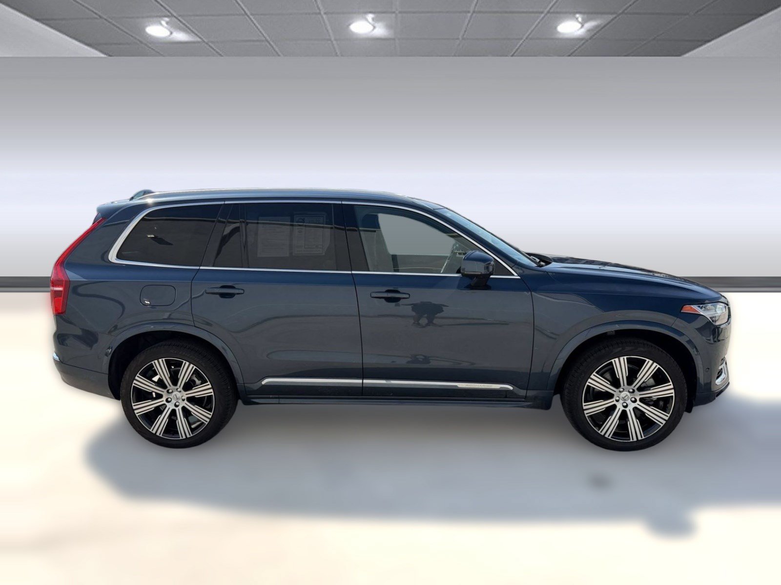 Used 2024 Volvo XC90 T8 Plus w/ Protection Package Premier AWD/4WD image 8