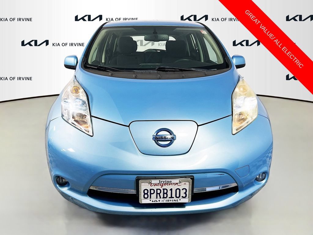 Used 2015 Nissan Leaf SV w/ LED & Quick Charge Package FWD image 2