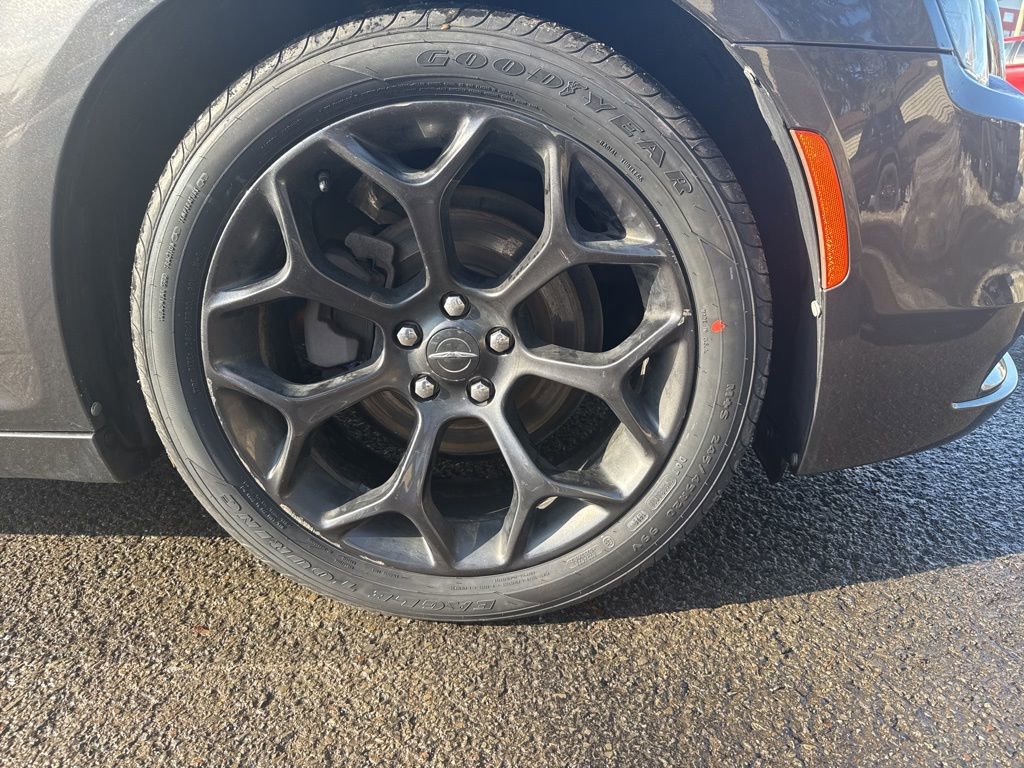 Used 2020 Chrysler 300 S RWD image 15