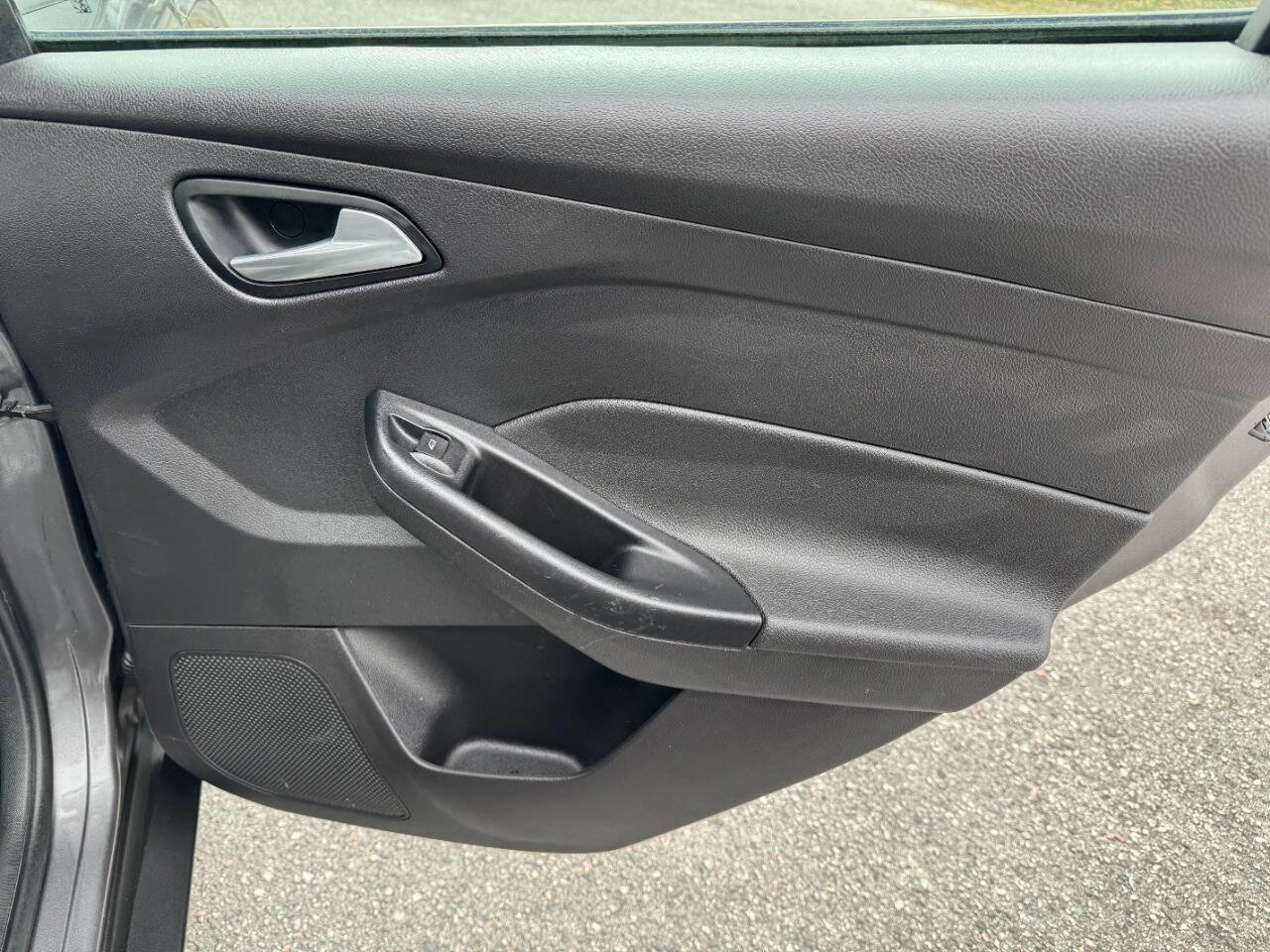 Used 2012 Ford Focus SE image 40