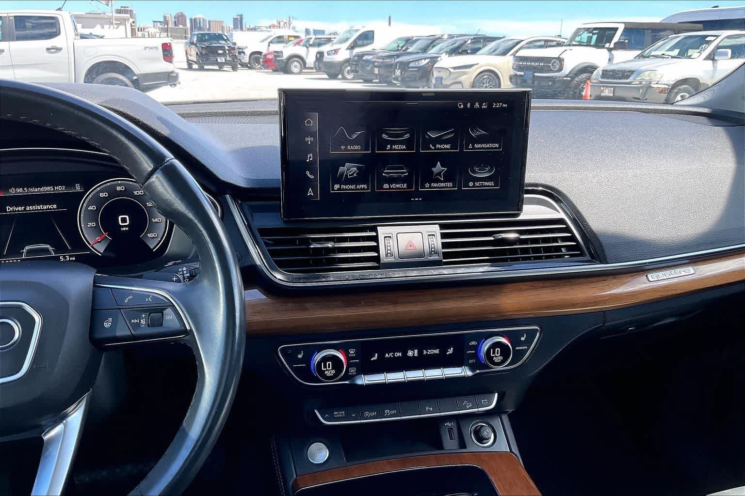 Used 2023 Audi Q5 2.0T Premium Plus w/ Premium Plus Package AWD/4WD image 15