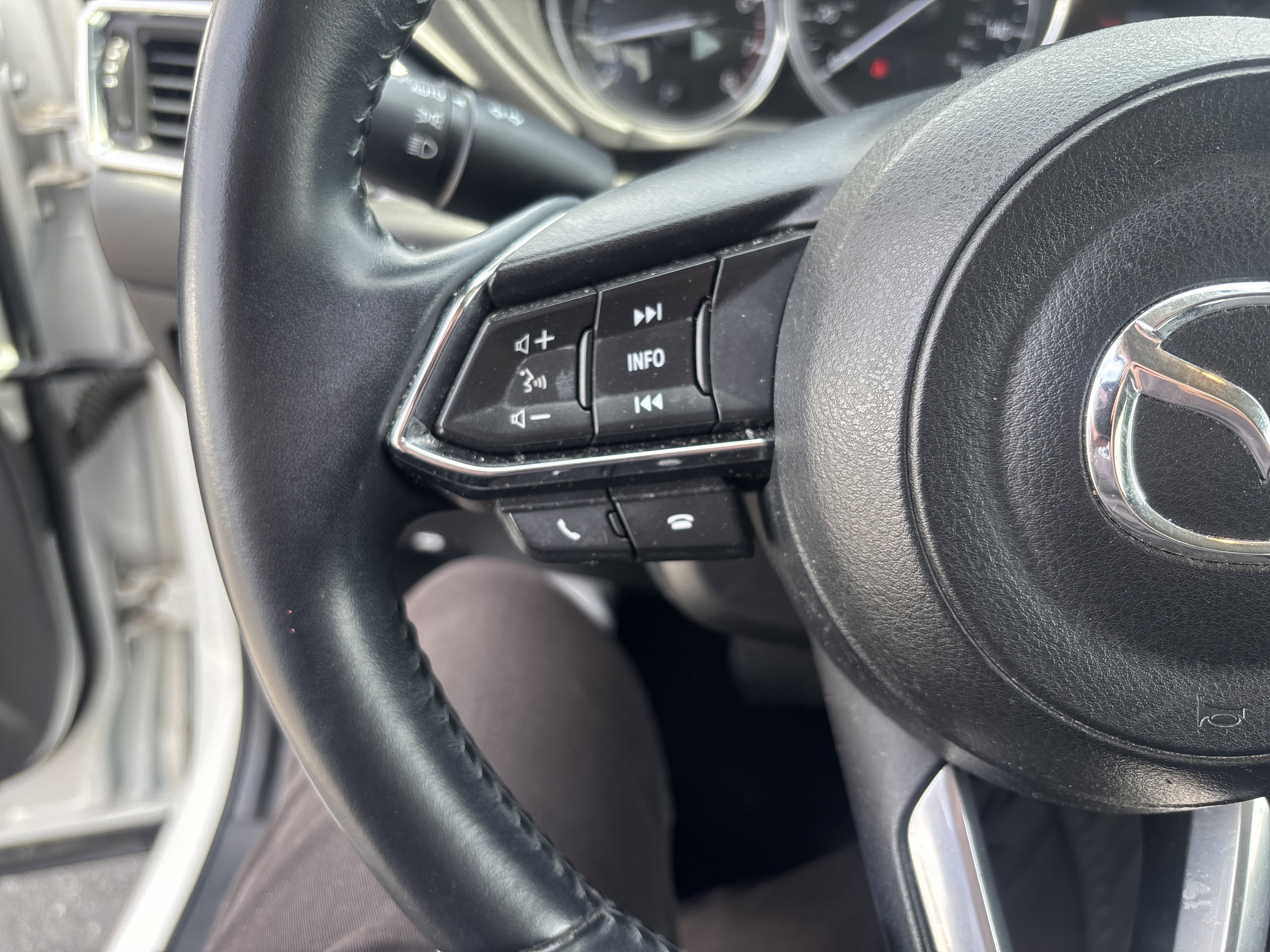 Used 2020 MAZDA CX-5 Touring image 18