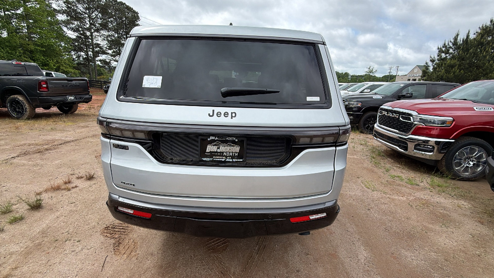 New 2026 Jeep Grand Wagoneer L Limited AWD/4WD image 9