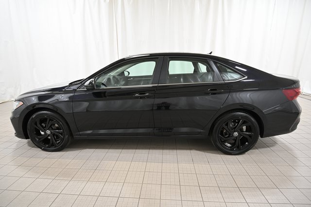 New 2025 Volkswagen Jetta SE image 9