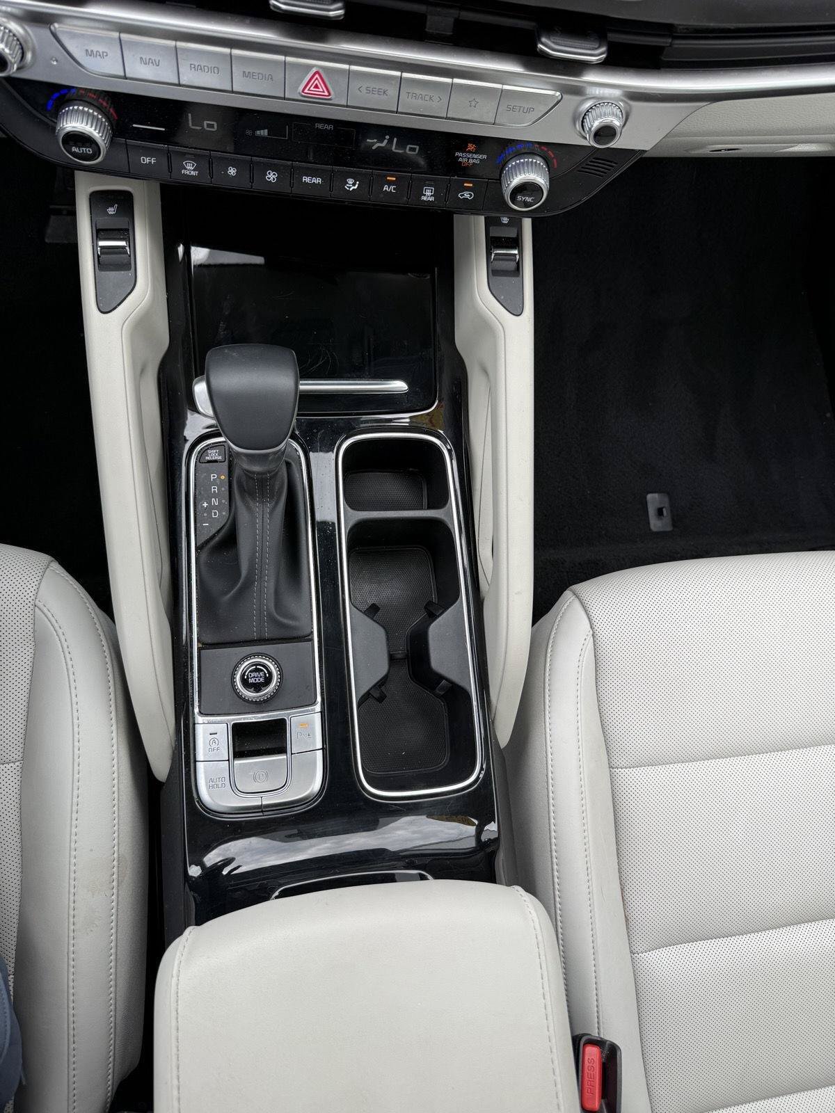 Used 2025 Kia Telluride S FWD image 16