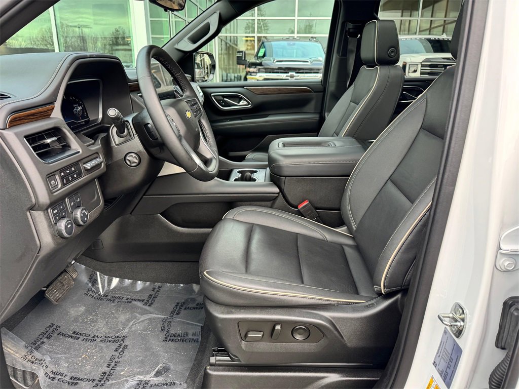 Used 2023 Chevrolet Suburban Premier image 21