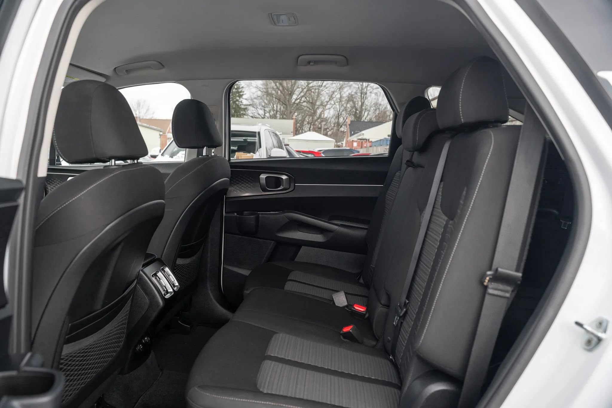 Used 2022 Kia Sorento LX image 8