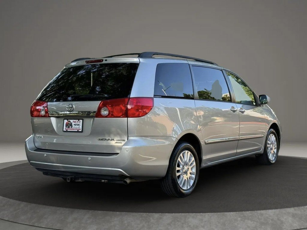 Used 2008 Toyota Sienna XLE AWD/4WD image 11