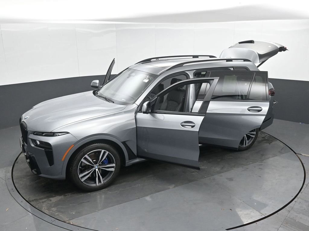 Used 2024 BMW X7 xDrive40i w/ M Sport Package AWD/4WD image 52
