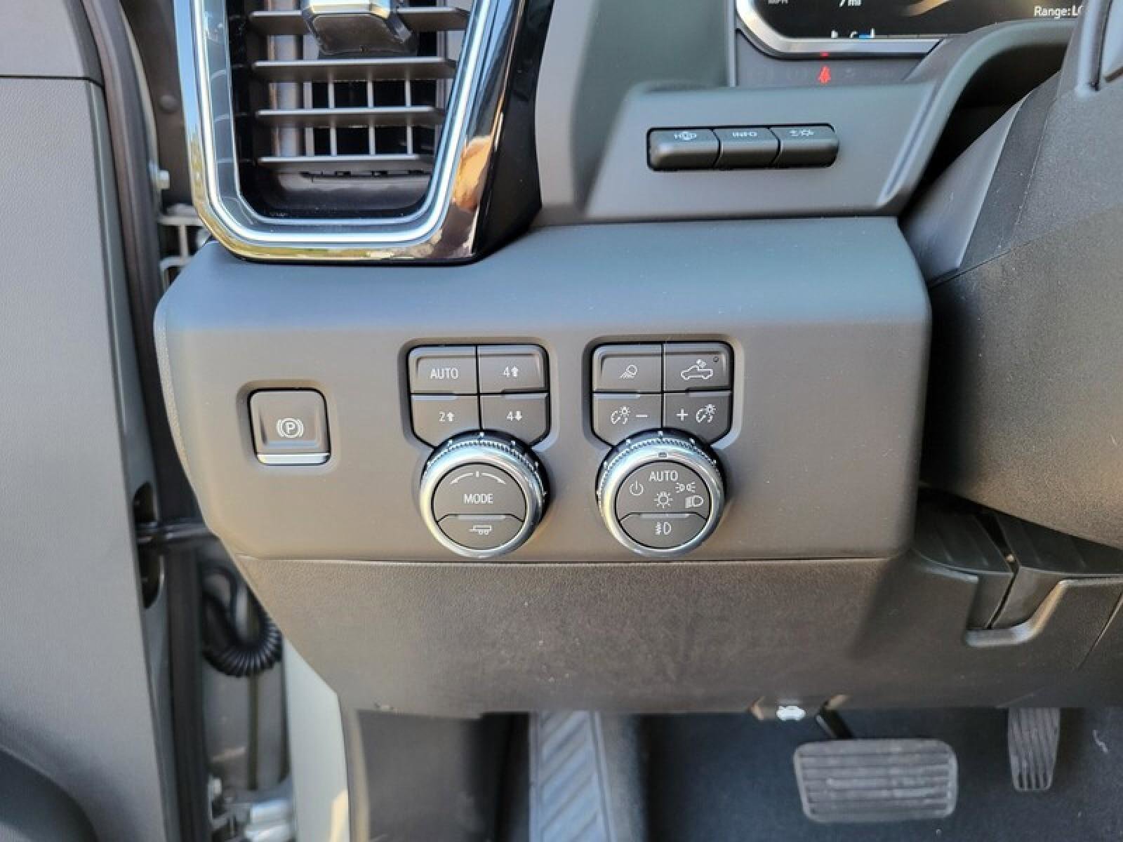 New 2026 GMC Sierra 2500 Denali w/ Denali Reserve Package image 18