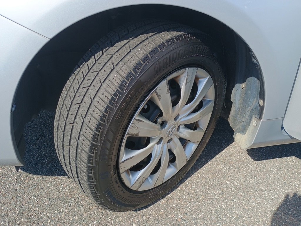 Used 2013 Toyota Corolla LE image 9