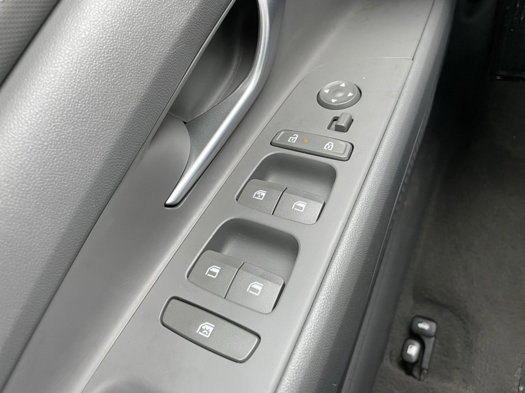 Used 2025 Hyundai Elantra SEL image 26