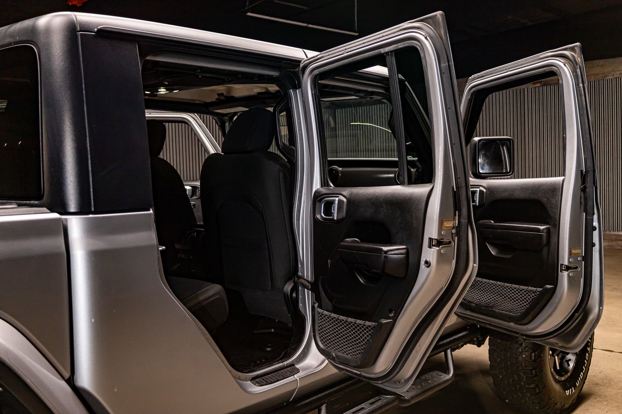 Used 2021 Jeep Gladiator Willys image 26