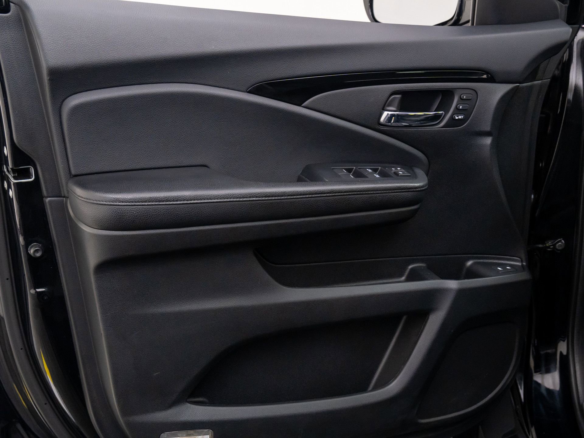 Used 2018 Honda Pilot Touring image 13