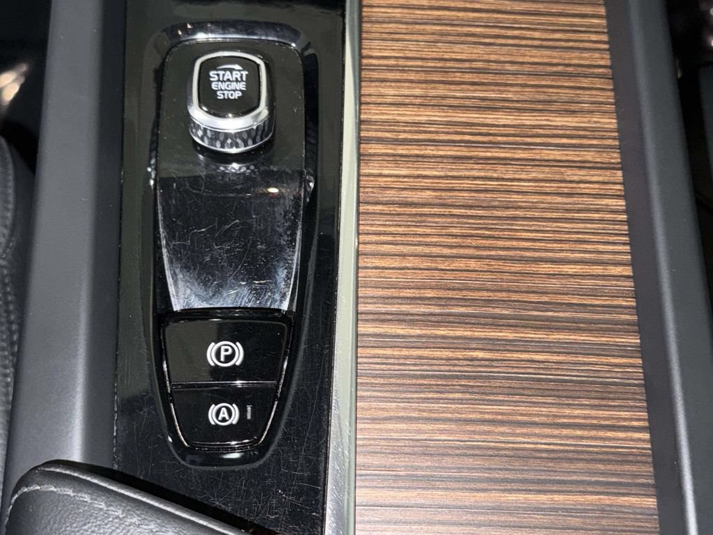Used 2023 Volvo XC60 B5 Plus w/ Climate Package AWD/4WD image 23