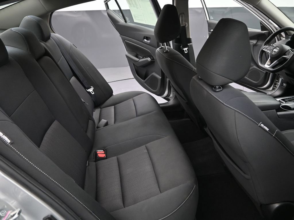 Used 2021 Nissan Altima 2.5 SV w/ SV Premium Package image 24