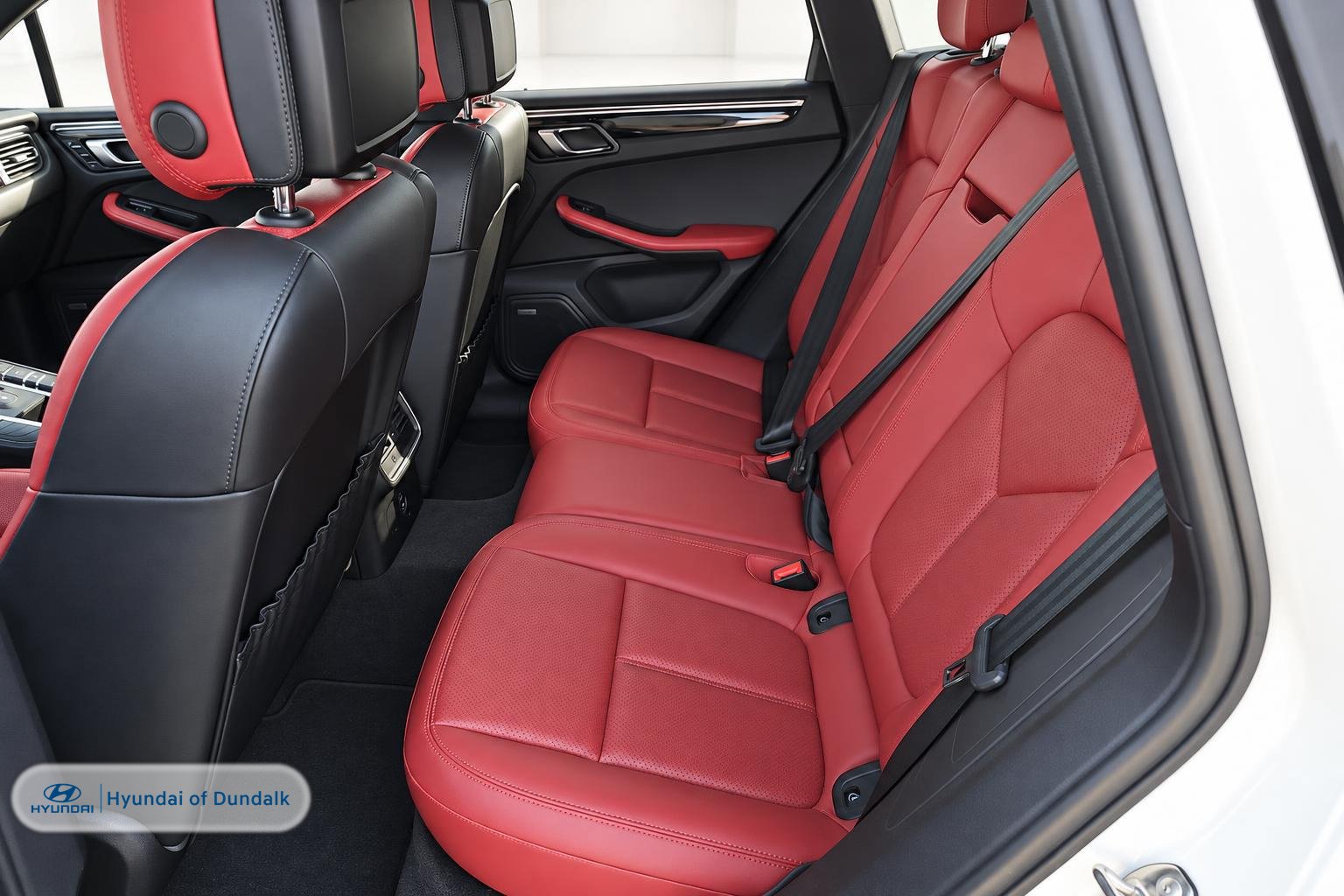 Used 2021 Porsche Macan AWD/4WD image 9