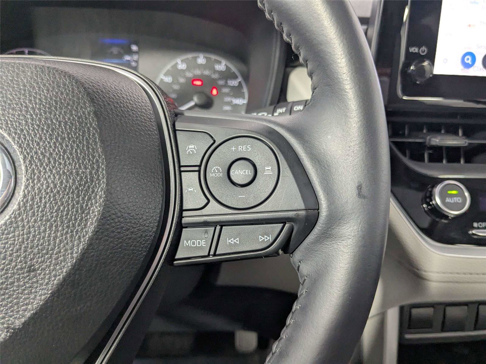 Certified 2024 Toyota Corolla Cross LE w/ Moonroof Package image 29