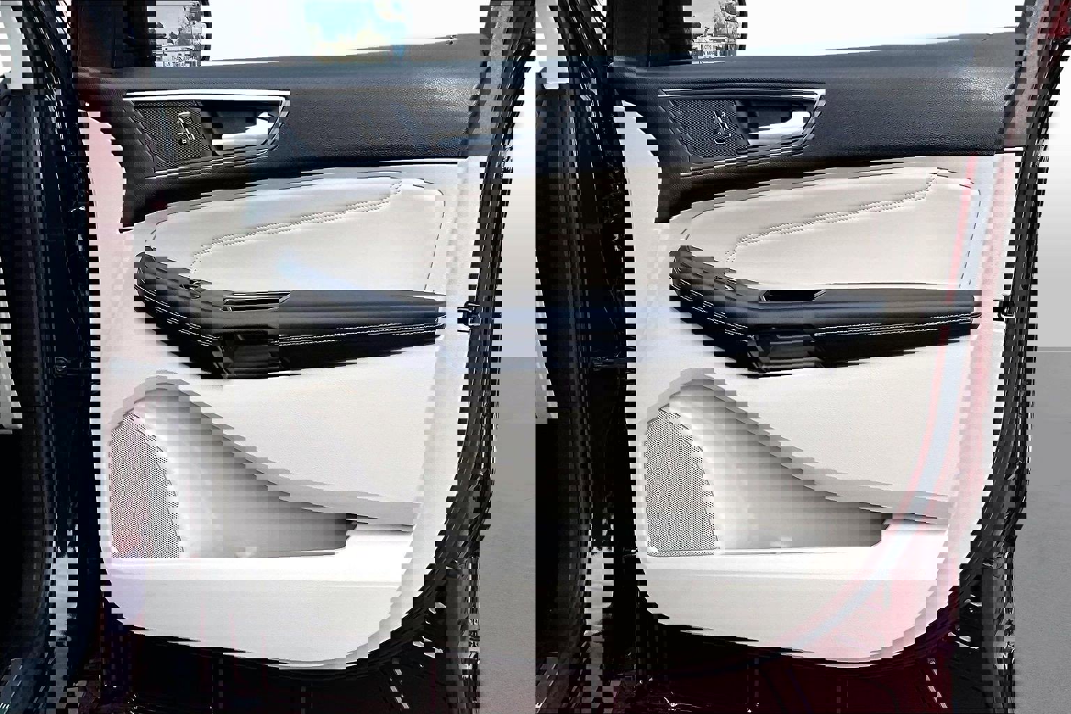 Used 2017 Ford Edge Titanium image 17