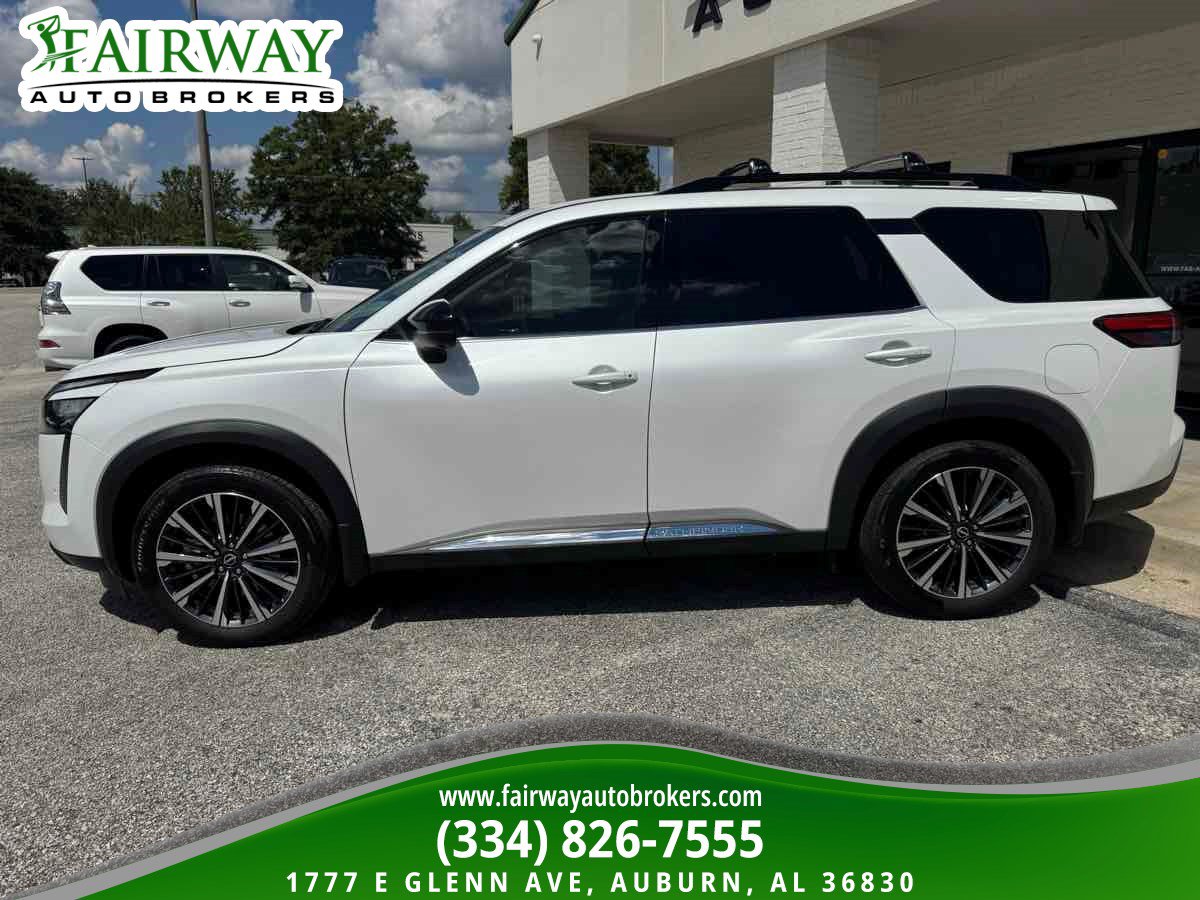 Used 2026 Nissan Pathfinder Platinum w/ Cargo Package FWD image 9