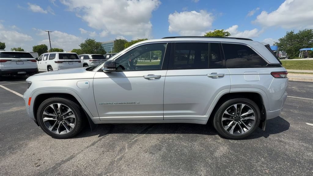 Used 2022 Jeep Grand Cherokee Overland w/ Advanced Protech Group III AWD/4WD image 5