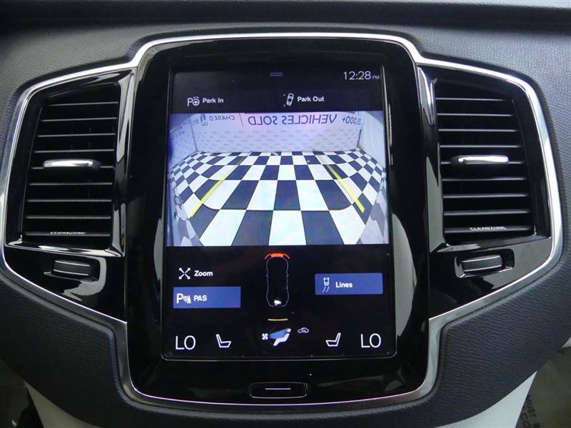 Used 2016 Volvo XC90 T6 Momentum w/ Momentum Plus Package AWD/4WD image 9
