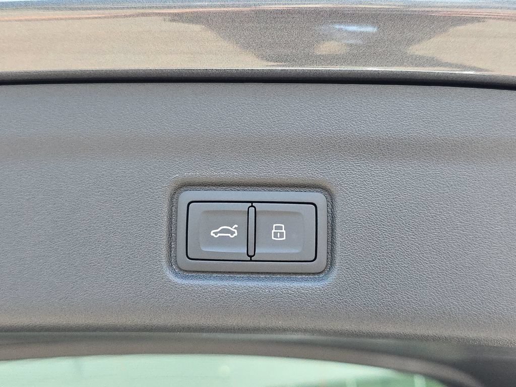 New 2027 Audi SQ6 e-tron Premium Plus AWD/4WD image 13