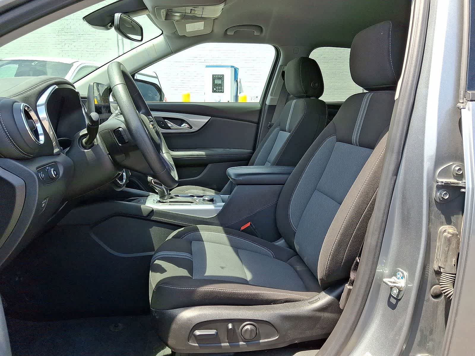 Used 2024 Chevrolet Blazer LT w/ Convenience Package FWD image 24