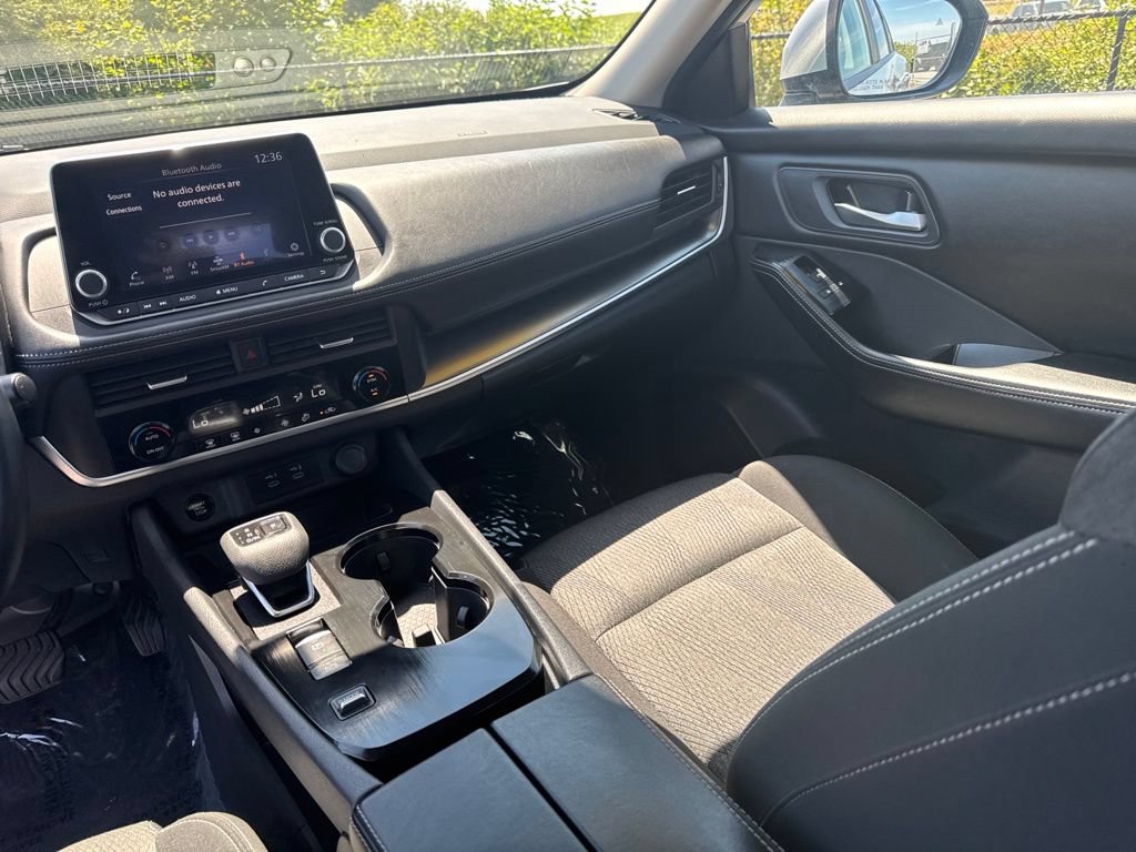 Used 2025 Nissan Rogue SV FWD image 10