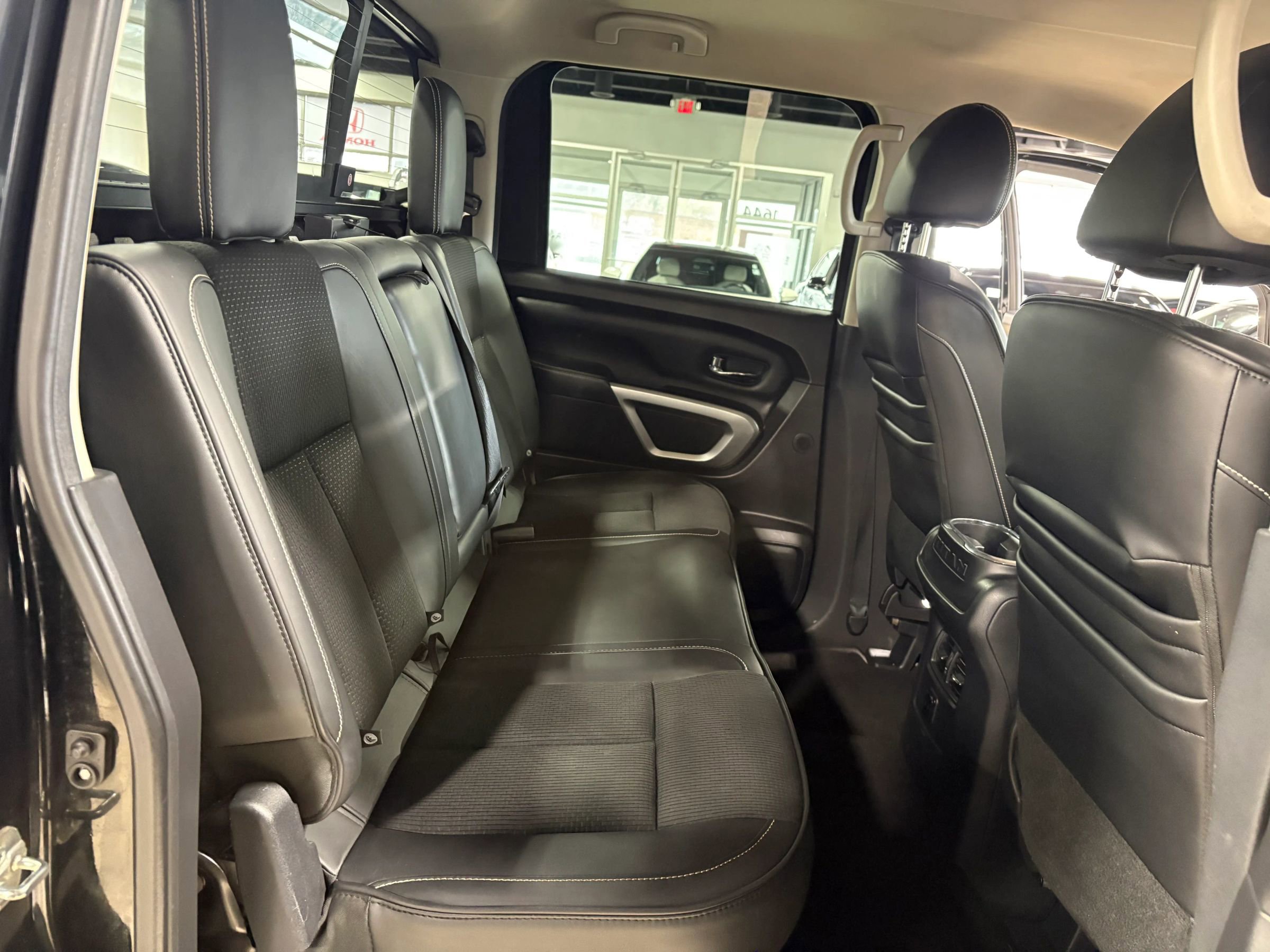 Used 2017 Nissan Titan PRO-4X image 33