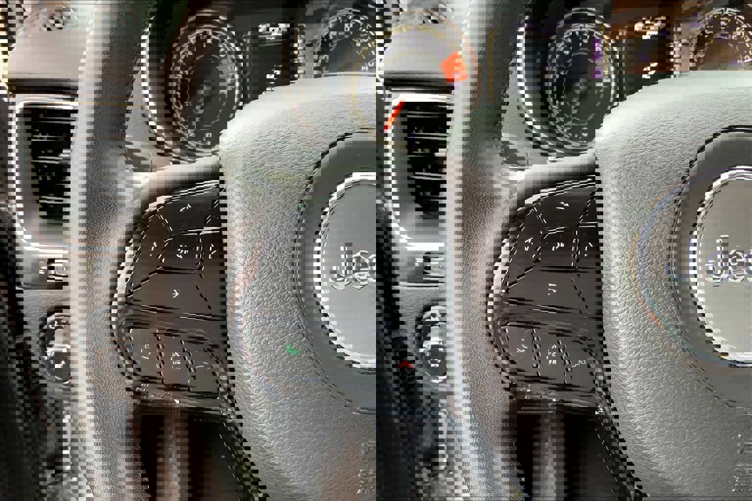 Used 2020 Jeep Cherokee Latitude Plus image 23