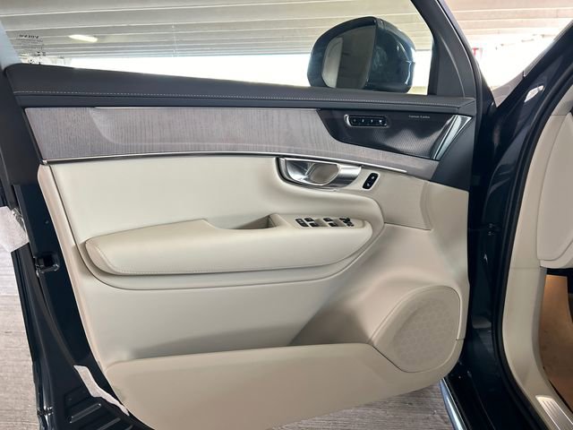 New 2026 Volvo XC90 T8 Ultra w/ Protection Package Premier image 9