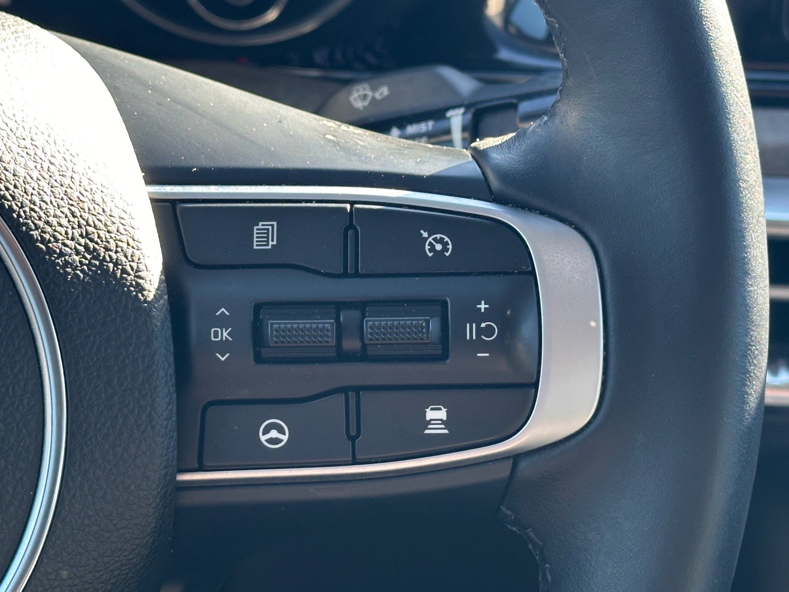 Used 2024 Kia K5 EX w/ EX Premium Package image 11