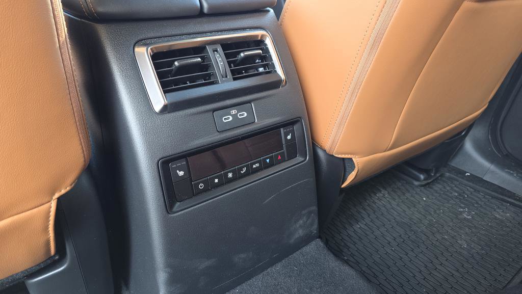 Certified 2025 MAZDA CX-70 3.3 Turbo S w/ Premium Plus image 18