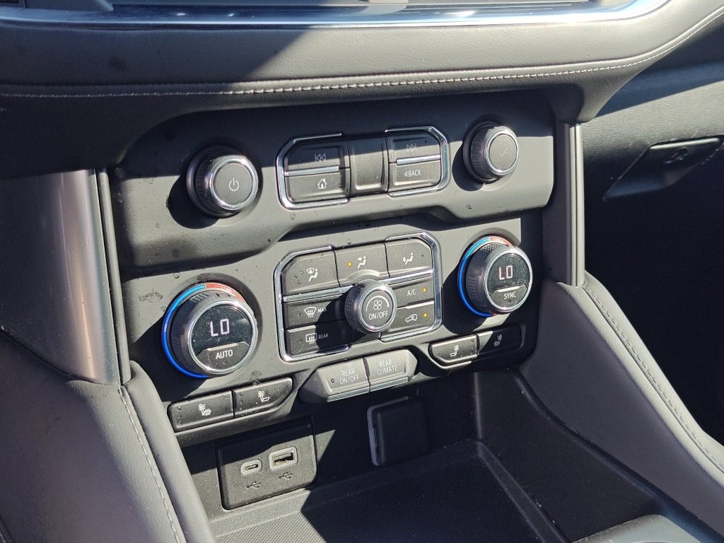 Used 2023 Chevrolet Tahoe Z71 w/ Luxury Package image 19