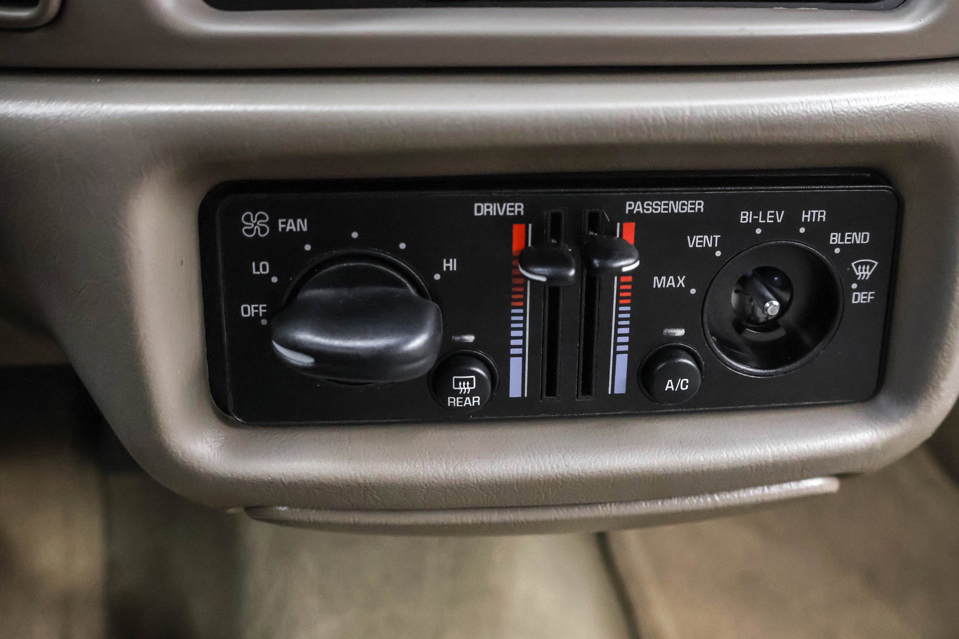 Used 2001 Buick Century Custom w/ Premium Pkg image 13