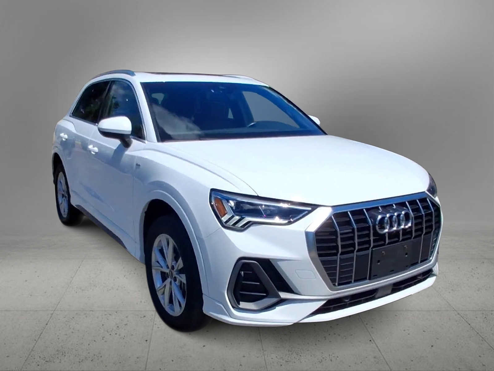 Certified 2023 Audi Q3 2.0T Premium Plus w/ Premium Plus Package AWD/4WD image 2