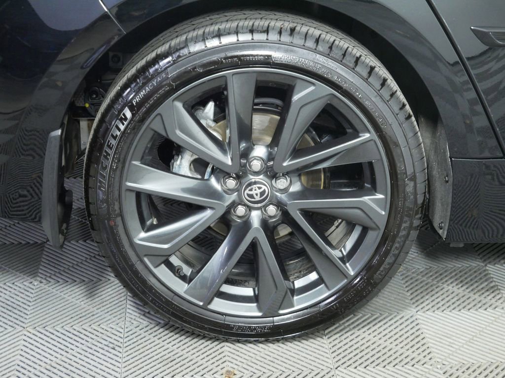 Used 2025 Toyota Corolla SE w/ Convenience Package image 11