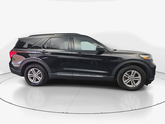 Used 2023 Ford Explorer XLT w/ Equipment Group 202A image 9
