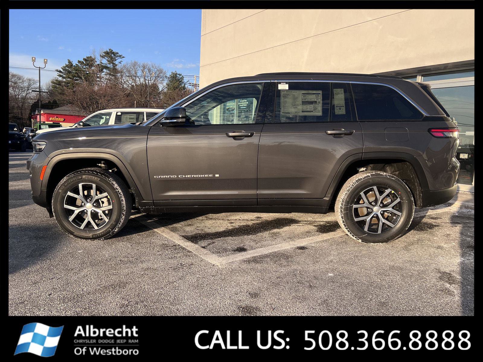 New 2025 Jeep Grand Cherokee Limited image 2