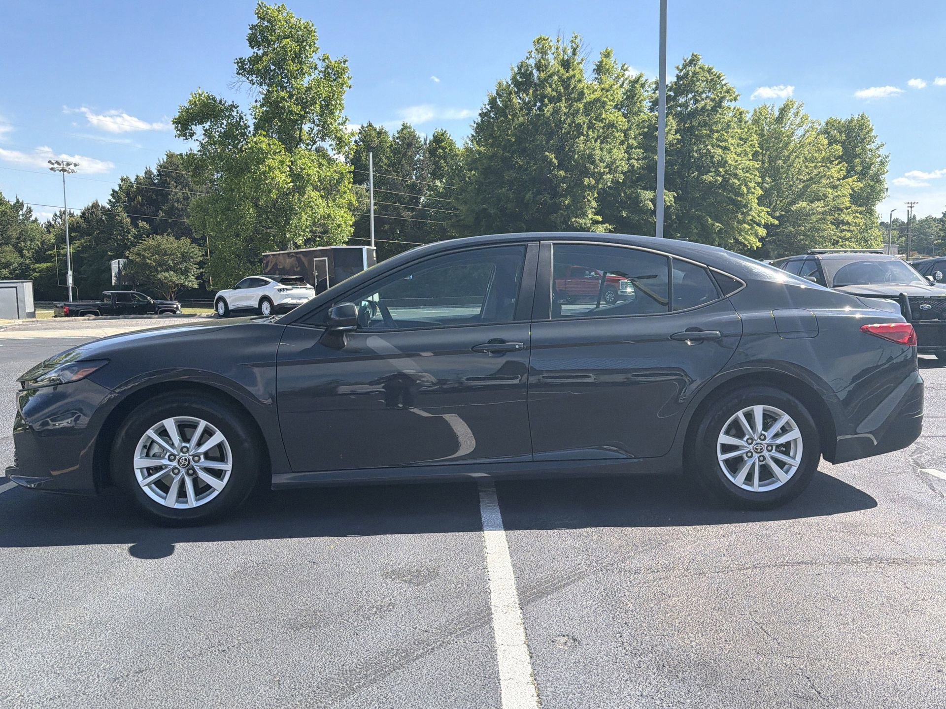 Used 2025 Toyota Camry LE FWD image 22