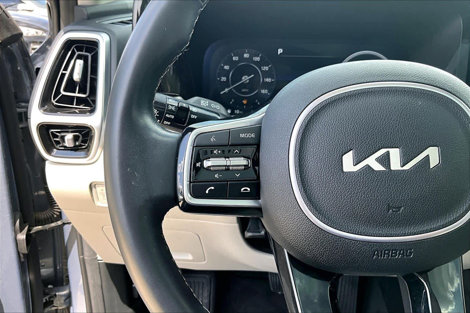 Certified 2023 Kia Sorento SX AWD/4WD image 22