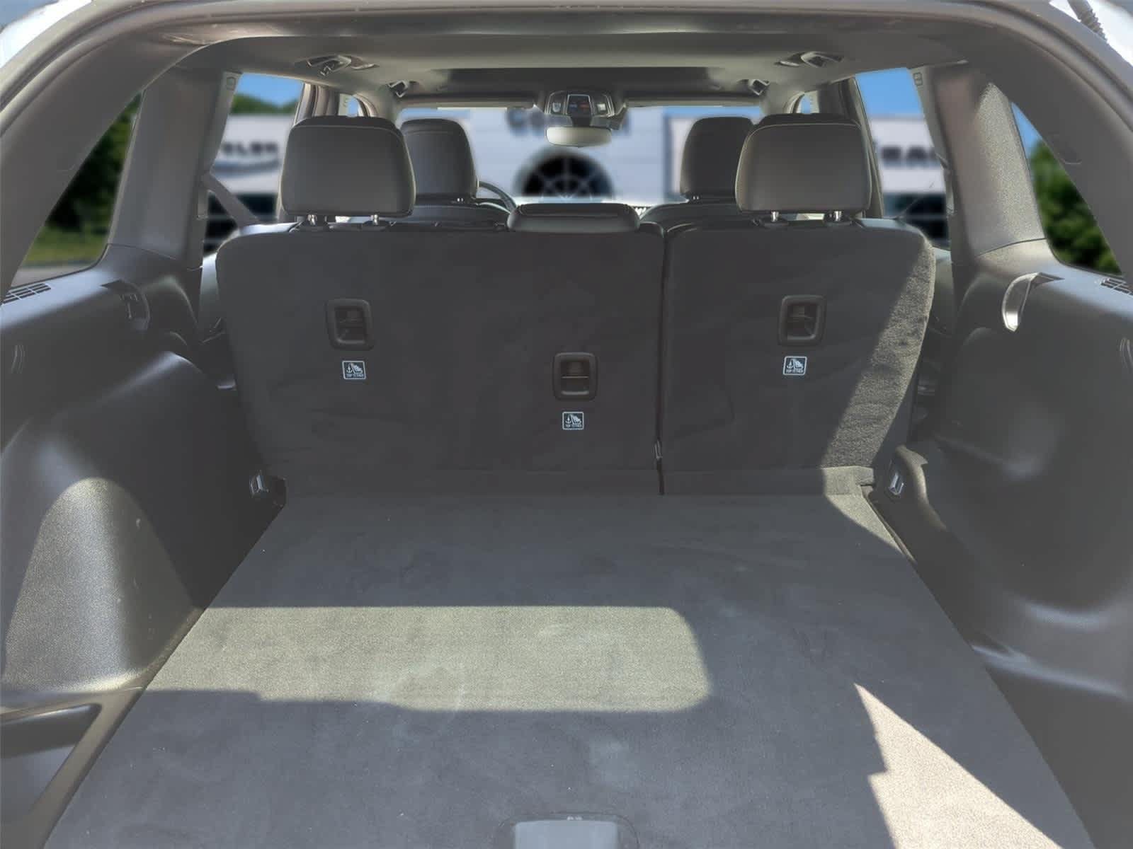 Used 2023 Jeep Grand Cherokee Altitude AWD/4WD image 33