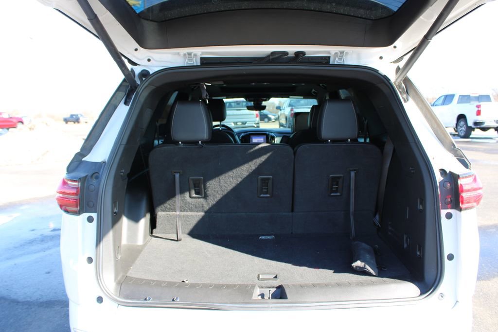Used 2023 Chevrolet Traverse Premier image 13