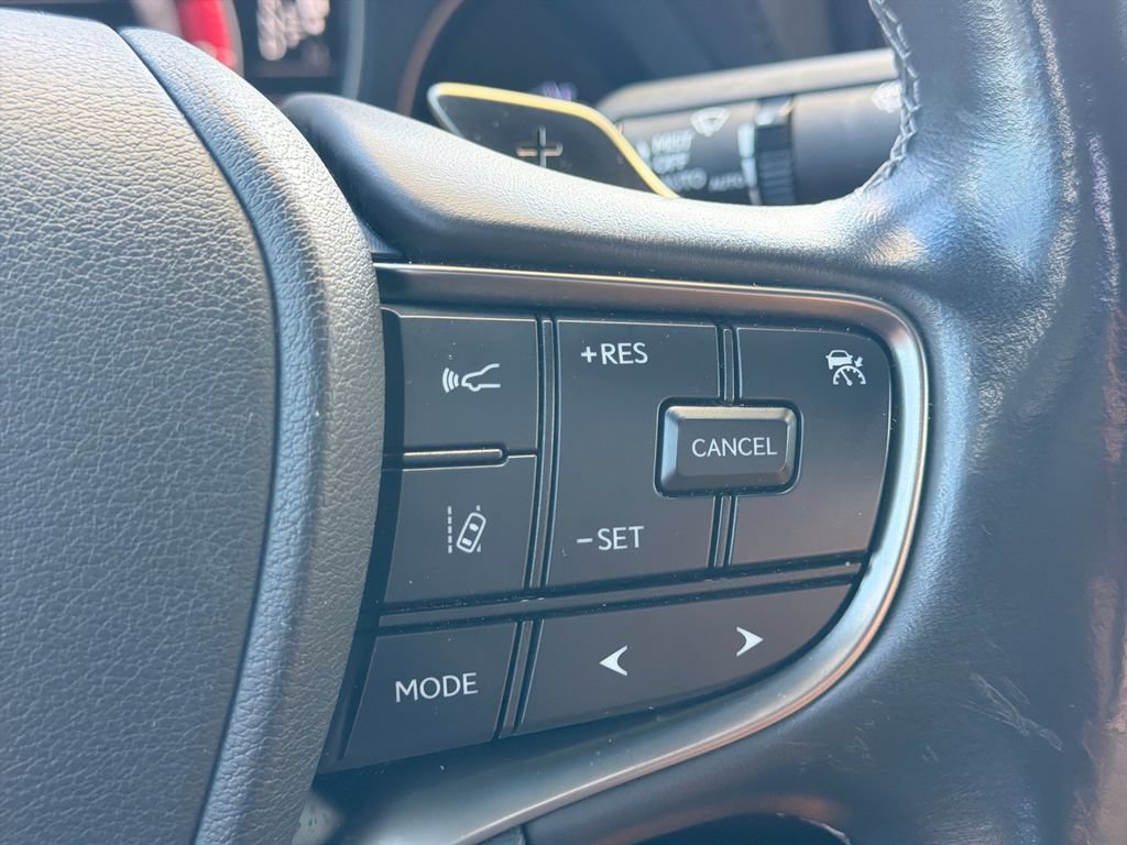 Used 2021 Lexus LS 500 w/ Accessory Package (Z2) RWD image 27