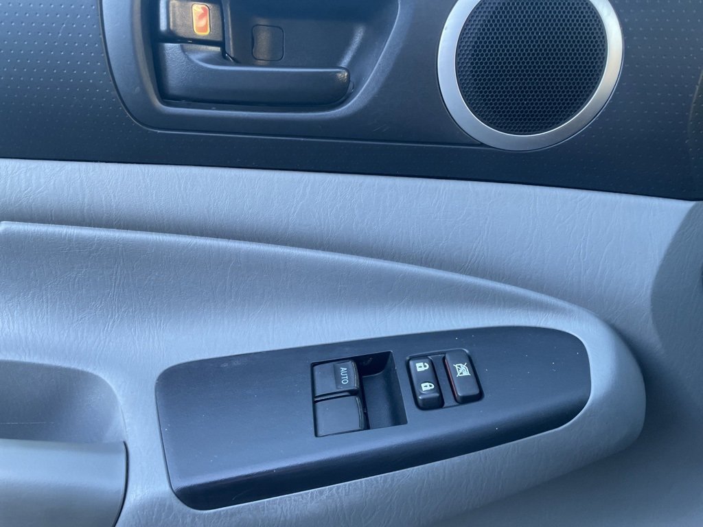 Used 2013 Toyota Tacoma 4x4 Access Cab image 20