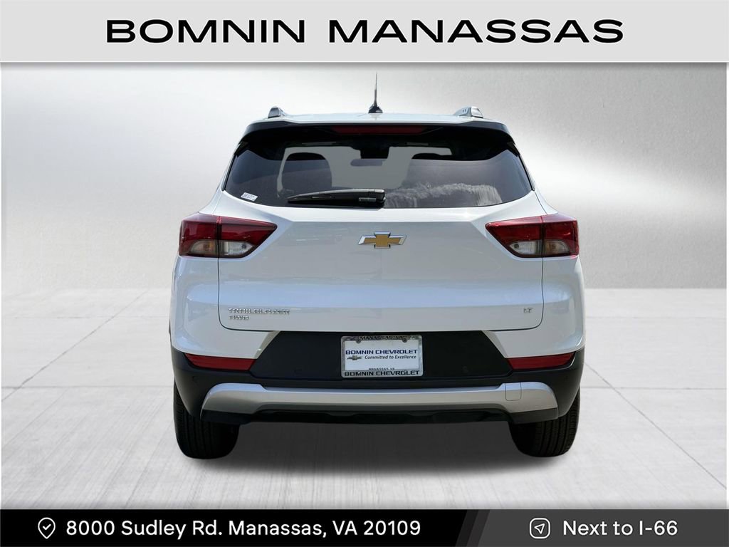 Used 2024 Chevrolet TrailBlazer LT w/ Driver Confidence Package image 5