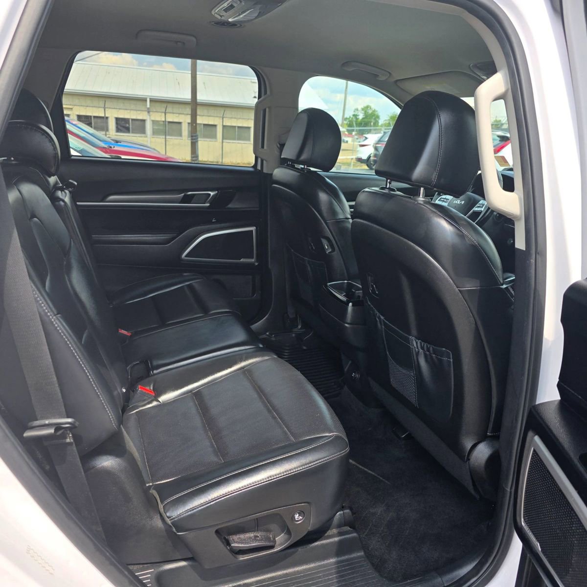 Used 2022 Kia Telluride LX image 12